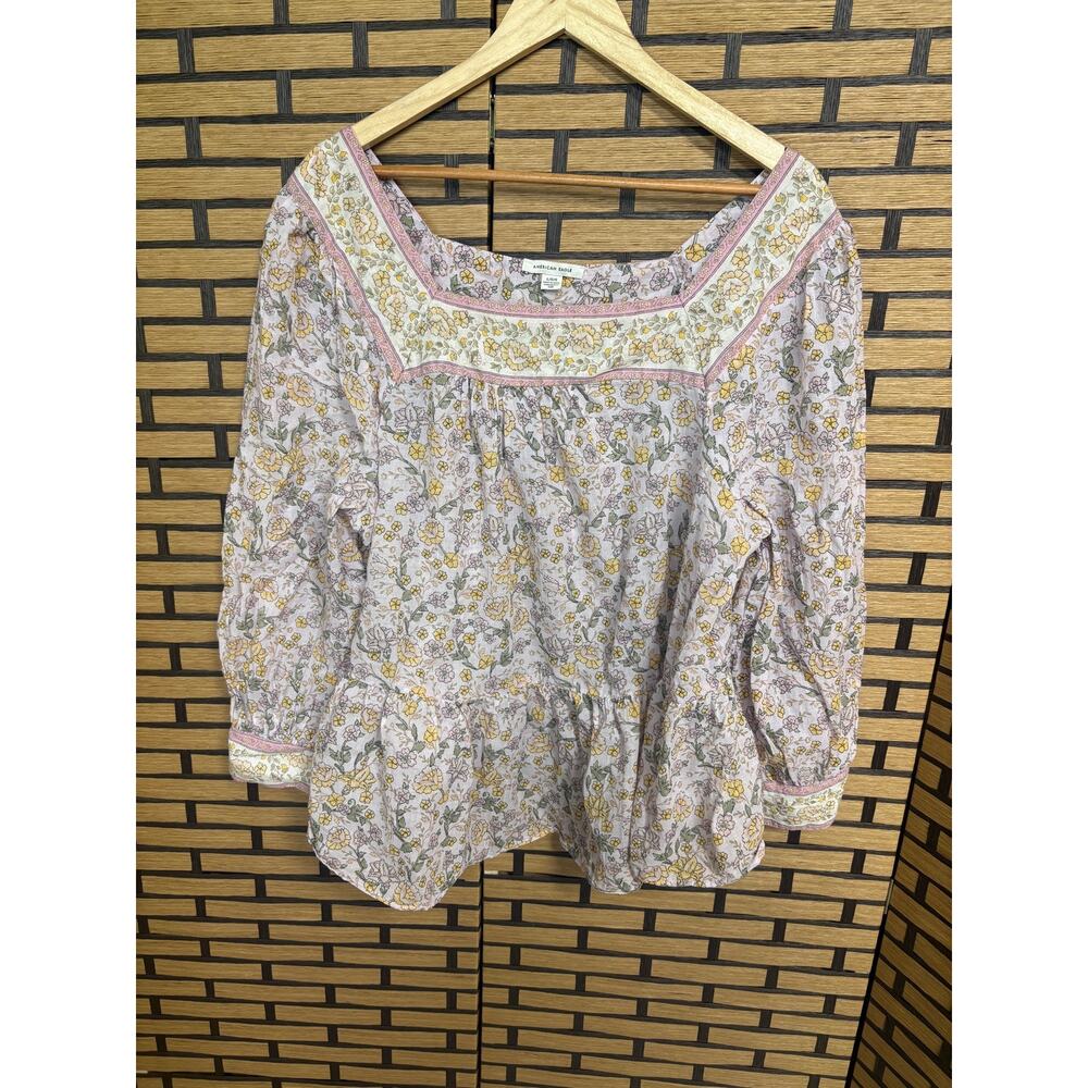 American‎ Eagle Lavender Floral Top Size Large